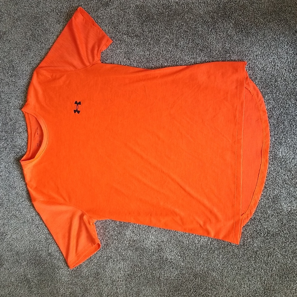 UNDER ARMOUR T SHIRT